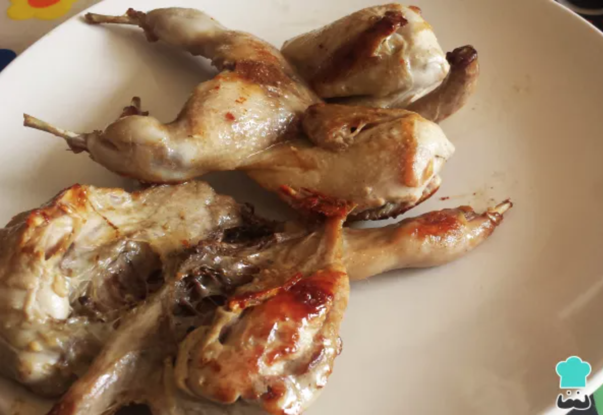 CODORNICES A LA PLANCHA CON COLES DE BRUSELAS Y PARAWAYOS